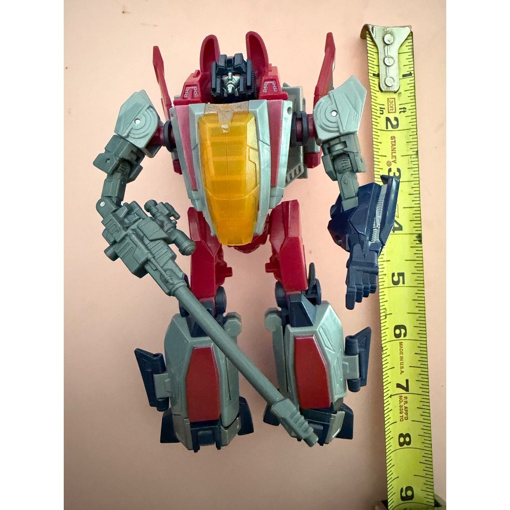 Transformers Generations War for Cybertron Starscream Voyager Class Action